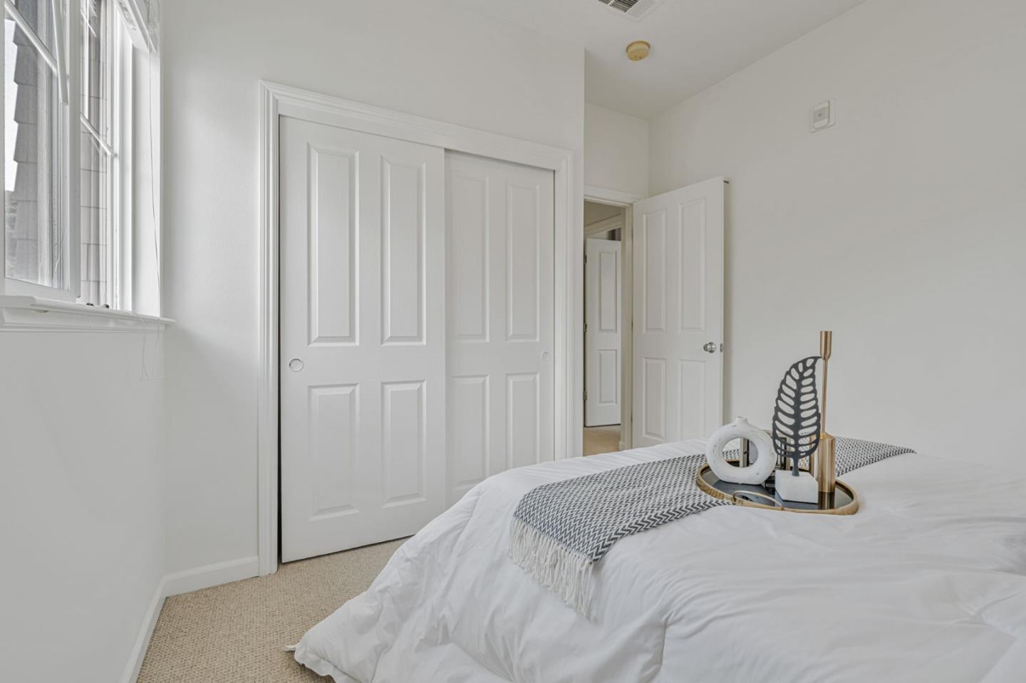 Detail Gallery Image 21 of 38 For 100 Live Oak Way #104,  Belmont,  CA 94002 - 2 Beds | 2/1 Baths