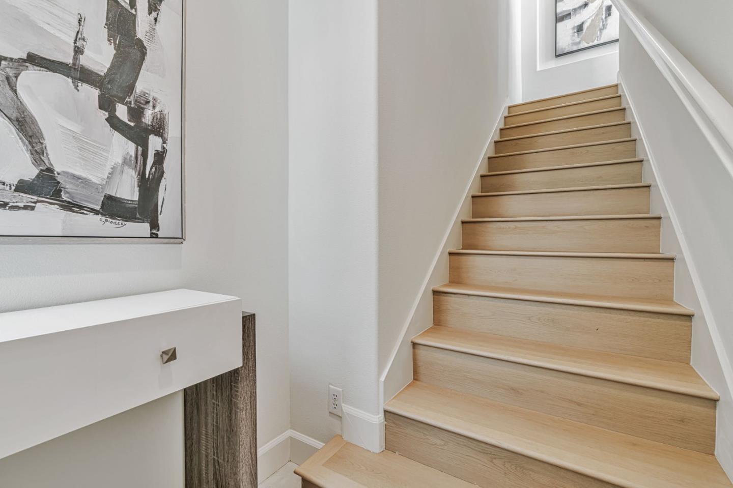 Detail Gallery Image 3 of 38 For 100 Live Oak Way #104,  Belmont,  CA 94002 - 2 Beds | 2/1 Baths