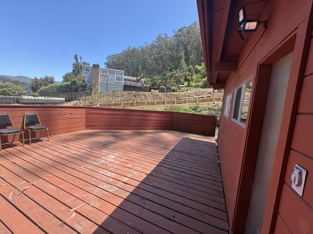 Detail Gallery Image 9 of 9 For 1625 Higgins Way, Pacifica,  CA 94044 - 5 Beds | 2 Baths