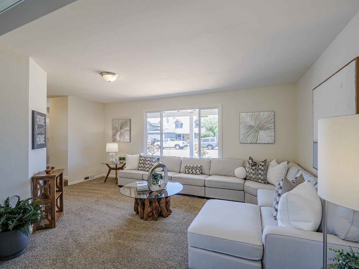 Detail Gallery Image 10 of 51 For 917 Sir Francis Ave, Capitola,  CA 95010 - 6 Beds | 2/1 Baths