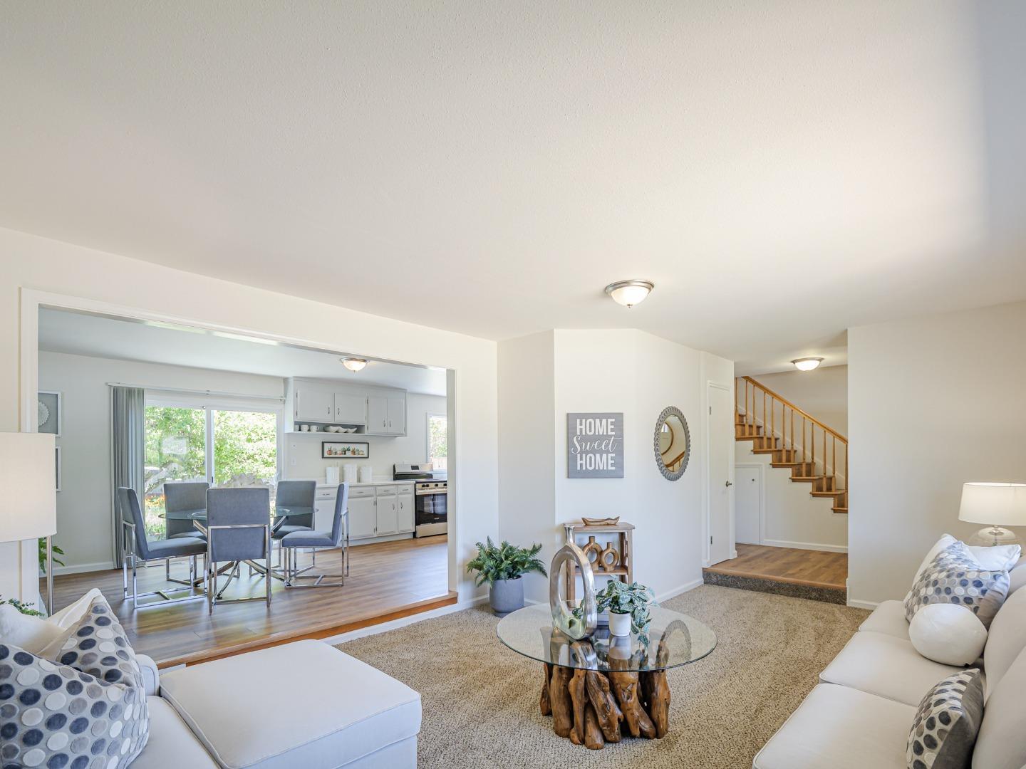 Detail Gallery Image 12 of 51 For 917 Sir Francis Ave, Capitola,  CA 95010 - 6 Beds | 2/1 Baths