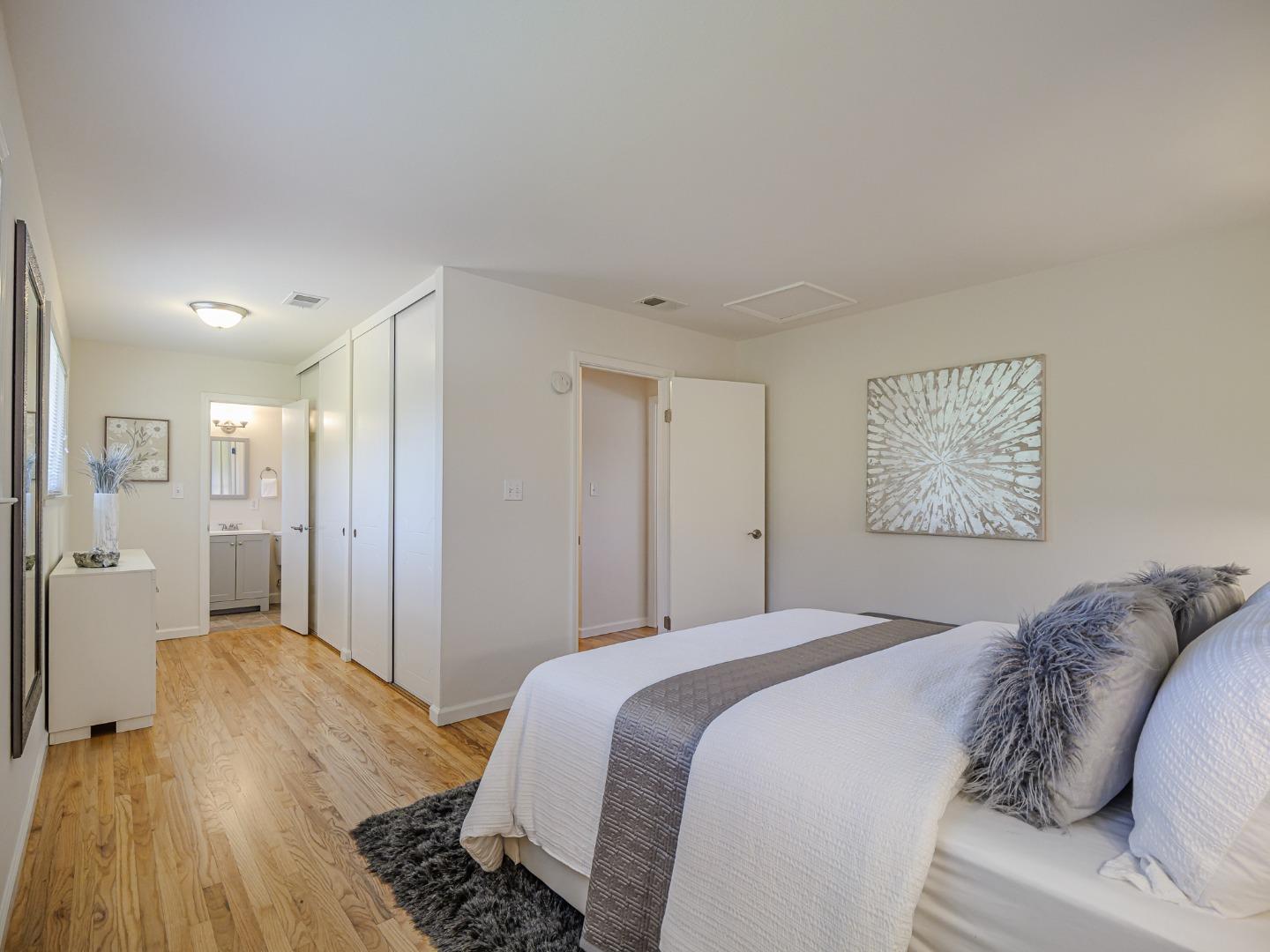 Detail Gallery Image 27 of 51 For 917 Sir Francis Ave, Capitola,  CA 95010 - 6 Beds | 2/1 Baths