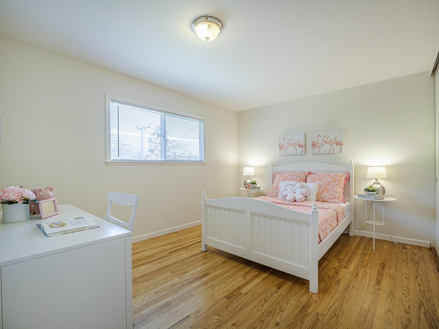 Detail Gallery Image 30 of 51 For 917 Sir Francis Ave, Capitola,  CA 95010 - 6 Beds | 2/1 Baths