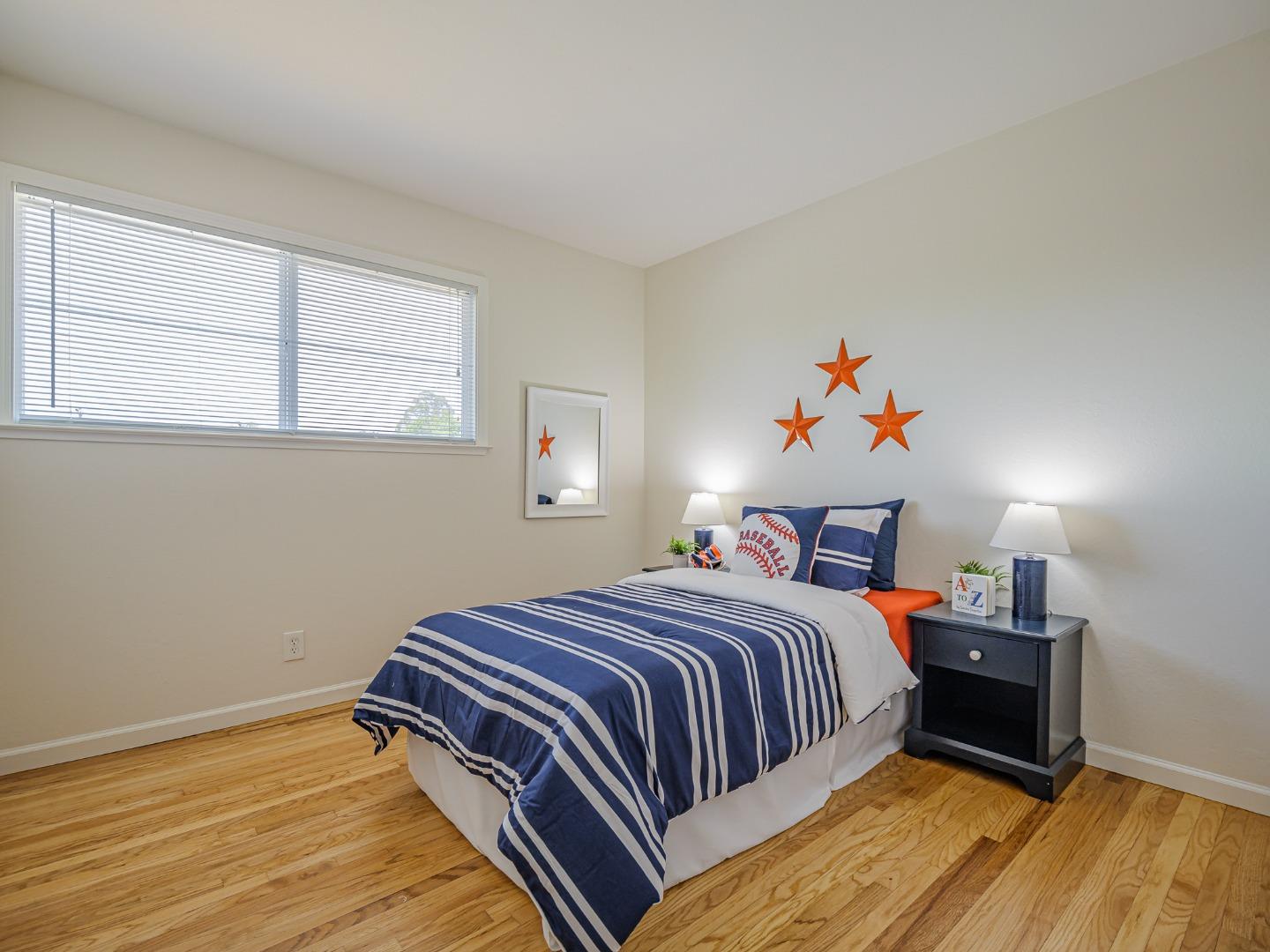 Detail Gallery Image 34 of 51 For 917 Sir Francis Ave, Capitola,  CA 95010 - 6 Beds | 2/1 Baths