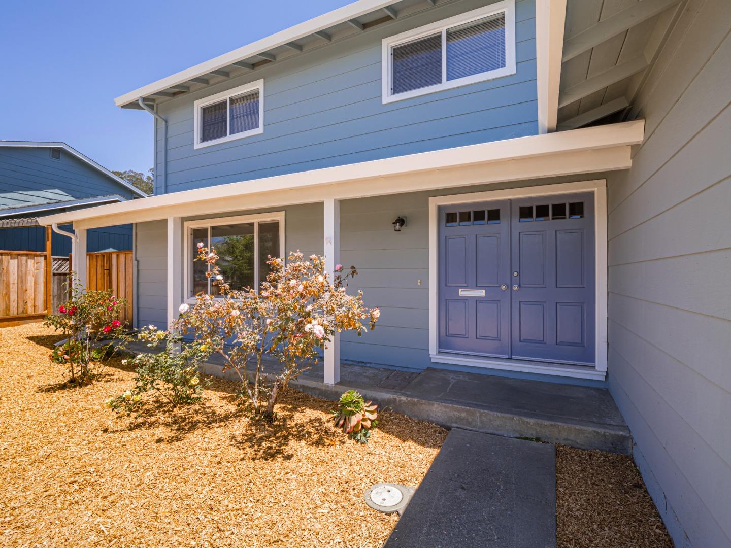 Detail Gallery Image 5 of 51 For 917 Sir Francis Ave, Capitola,  CA 95010 - 6 Beds | 2/1 Baths