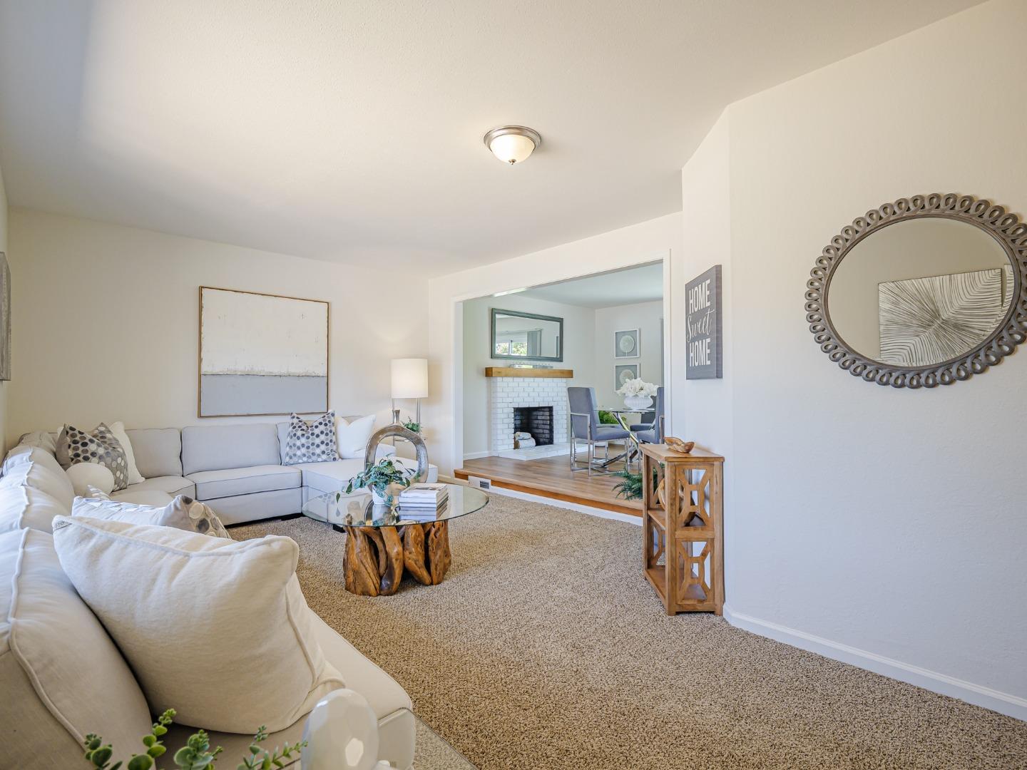 Detail Gallery Image 9 of 51 For 917 Sir Francis Ave, Capitola,  CA 95010 - 6 Beds | 2/1 Baths