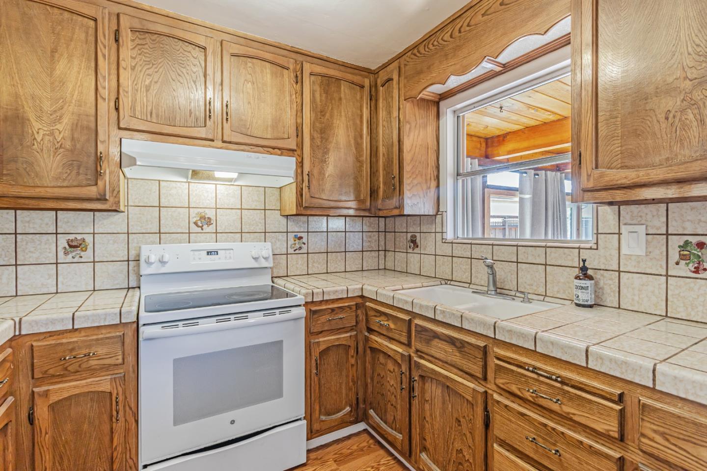 Detail Gallery Image 10 of 42 For 624 Filbert St, Half Moon Bay,  CA 94019 - 2 Beds | 1 Baths