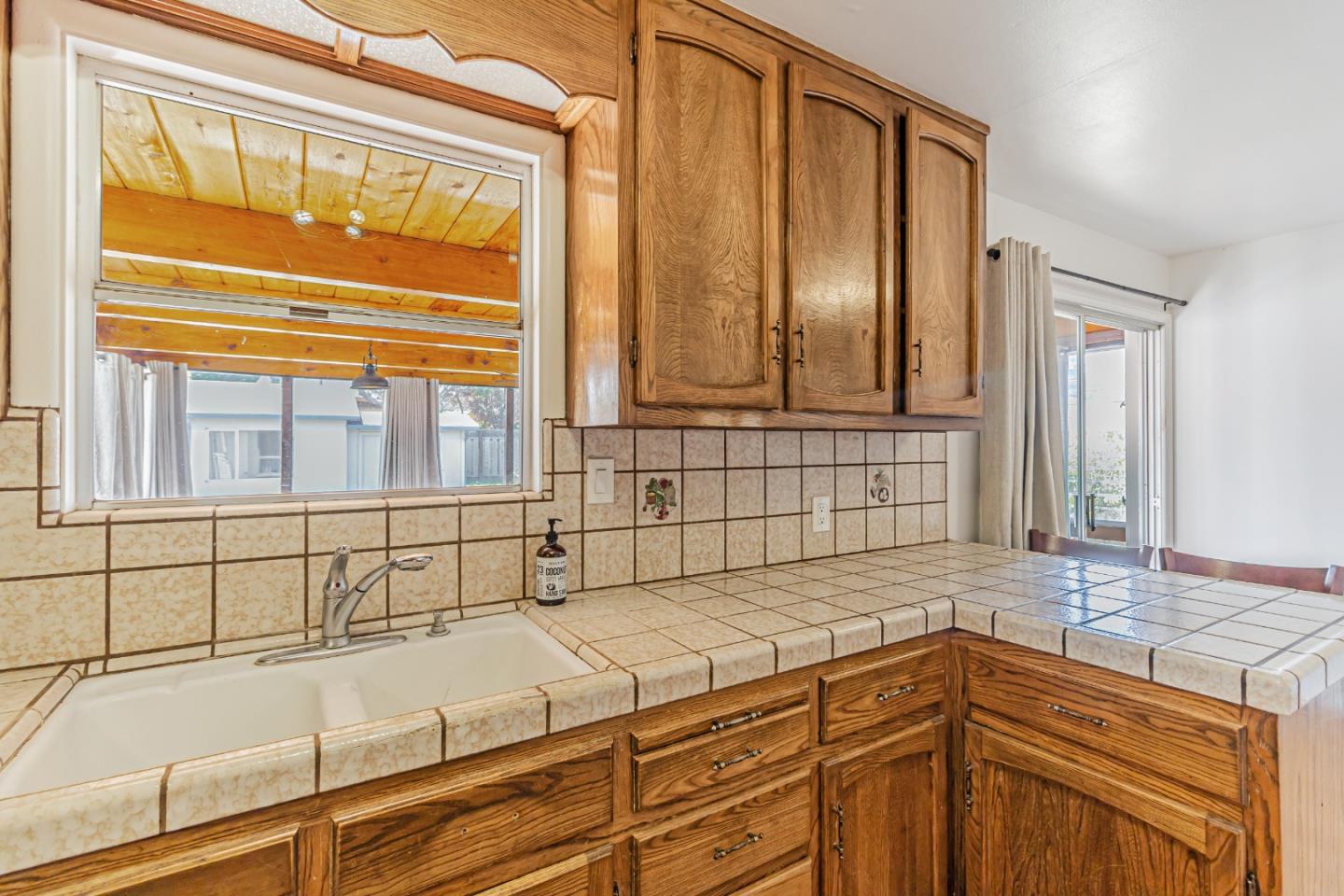 Detail Gallery Image 11 of 42 For 624 Filbert St, Half Moon Bay,  CA 94019 - 2 Beds | 1 Baths