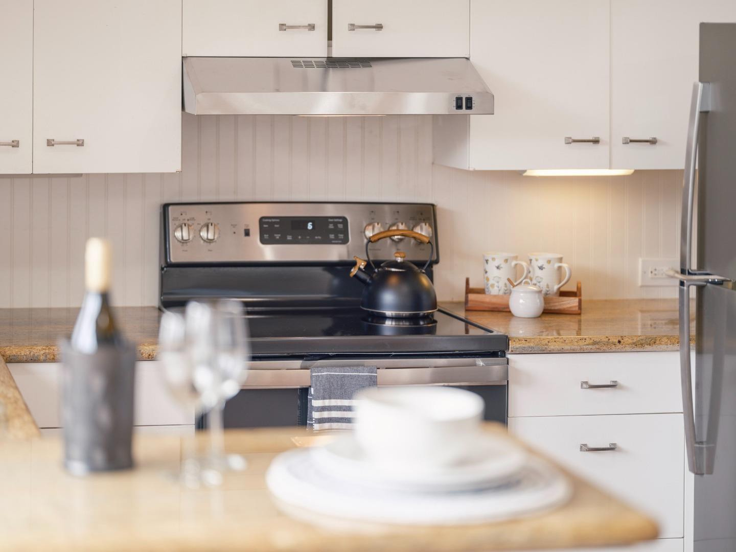 Detail Gallery Image 8 of 18 For 19 La Playa St, Monterey,  CA 93940 - 2 Beds | 2/1 Baths