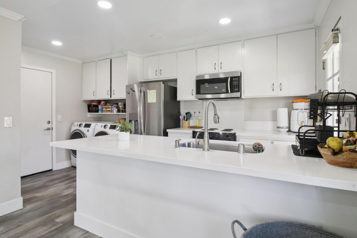 Detail Gallery Image 11 of 79 For 193 Roxbury St, Santa Clara,  CA 95050 - – Beds | – Baths