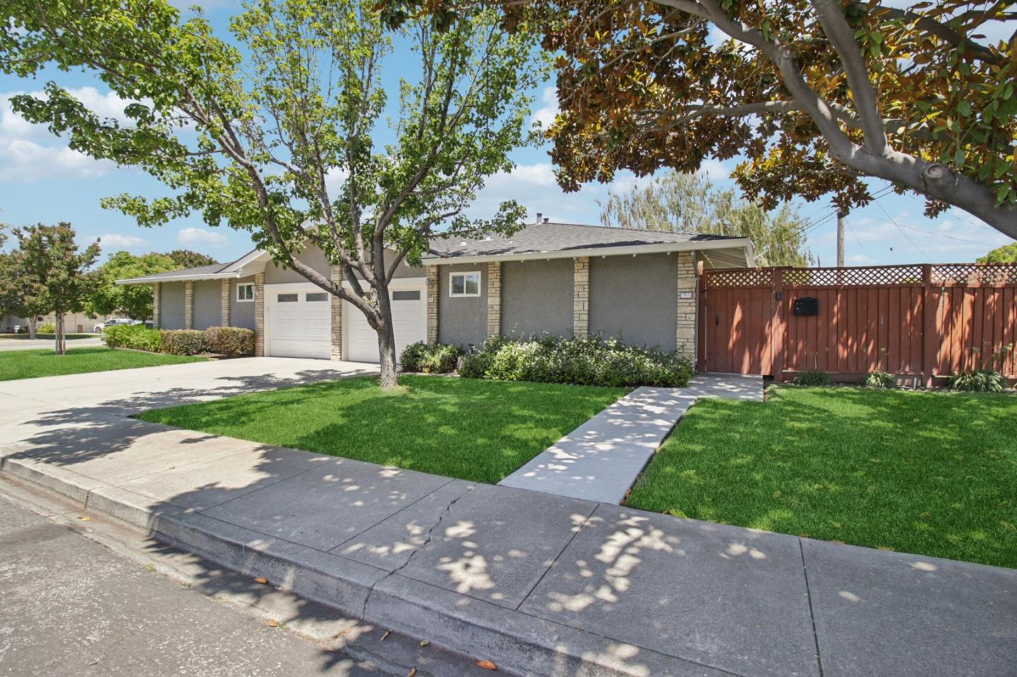 Detail Gallery Image 3 of 79 For 193 Roxbury St, Santa Clara,  CA 95050 - – Beds | – Baths