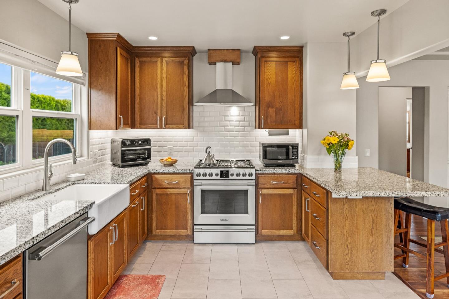 Detail Gallery Image 11 of 23 For 118 El Dorado St, Monterey,  CA 93940 - 2 Beds | 1 Baths