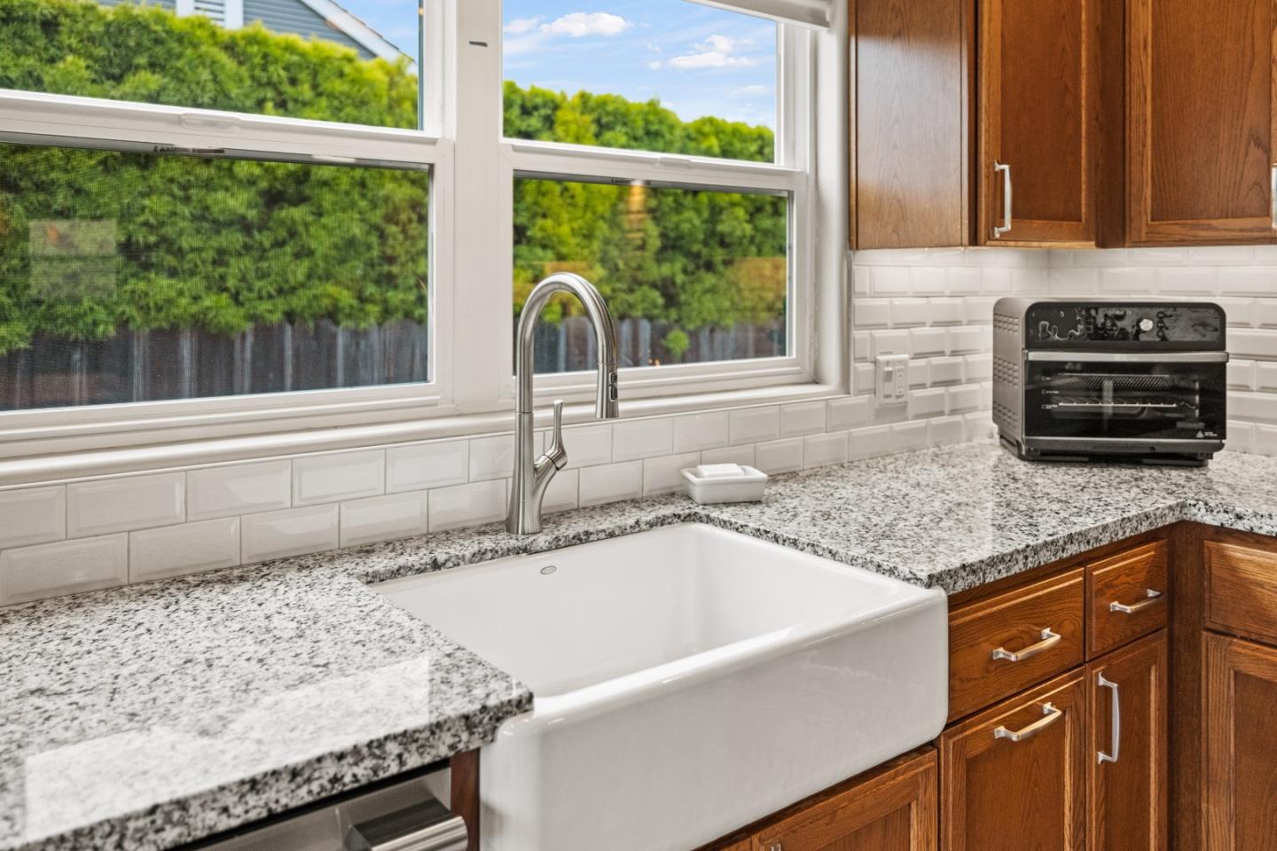 Detail Gallery Image 12 of 23 For 118 El Dorado St, Monterey,  CA 93940 - 2 Beds | 1 Baths