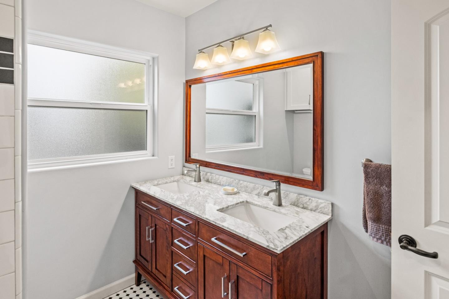 Detail Gallery Image 16 of 23 For 118 El Dorado St, Monterey,  CA 93940 - 2 Beds | 1 Baths
