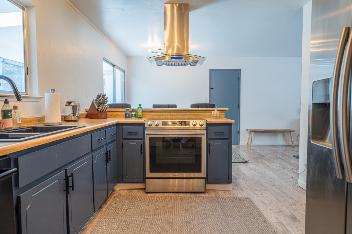 Detail Gallery Image 10 of 36 For 941 Sunset Dr, South Lake Tahoe,  CA 96150 - 3 Beds | 2 Baths