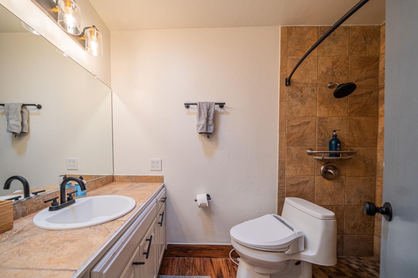 Detail Gallery Image 16 of 36 For 941 Sunset Dr, South Lake Tahoe,  CA 96150 - 3 Beds | 2 Baths