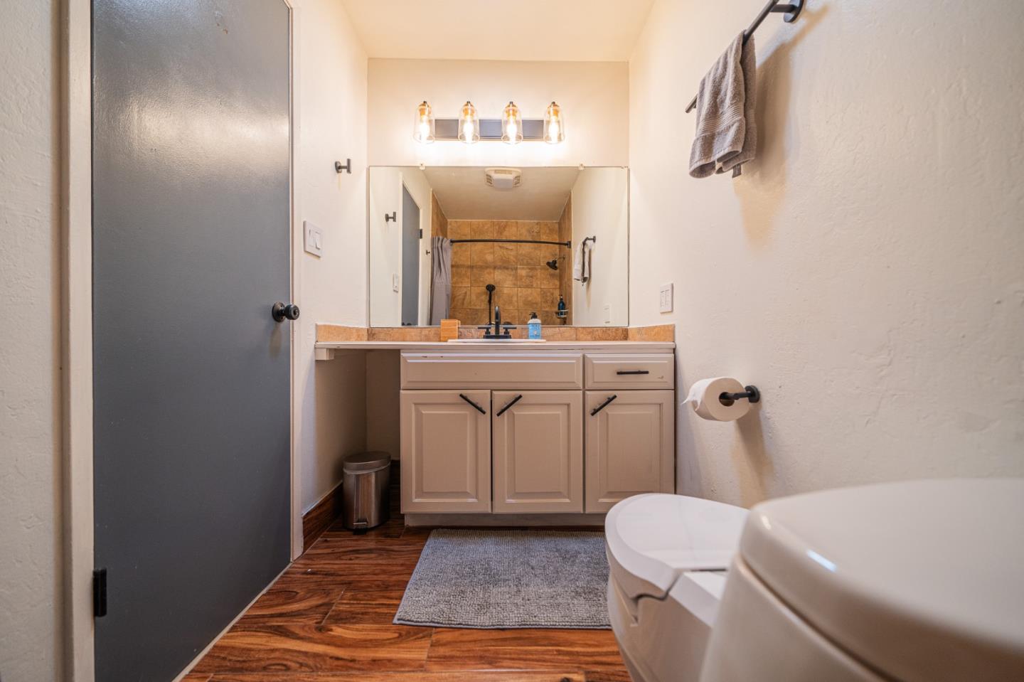 Detail Gallery Image 17 of 36 For 941 Sunset Dr, South Lake Tahoe,  CA 96150 - 3 Beds | 2 Baths