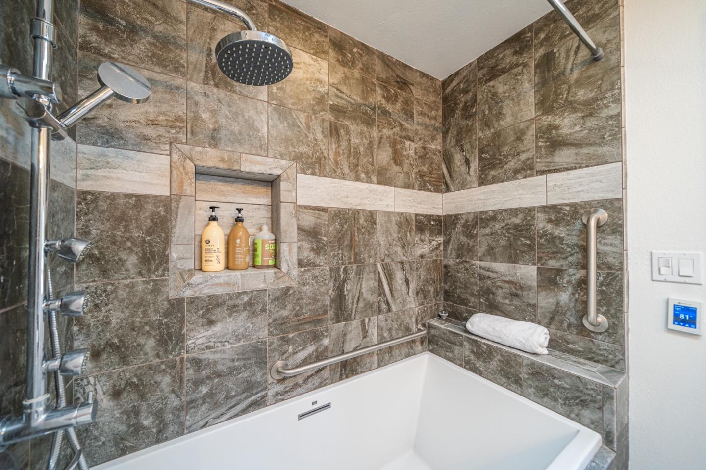 Detail Gallery Image 26 of 36 For 941 Sunset Dr, South Lake Tahoe,  CA 96150 - 3 Beds | 2 Baths