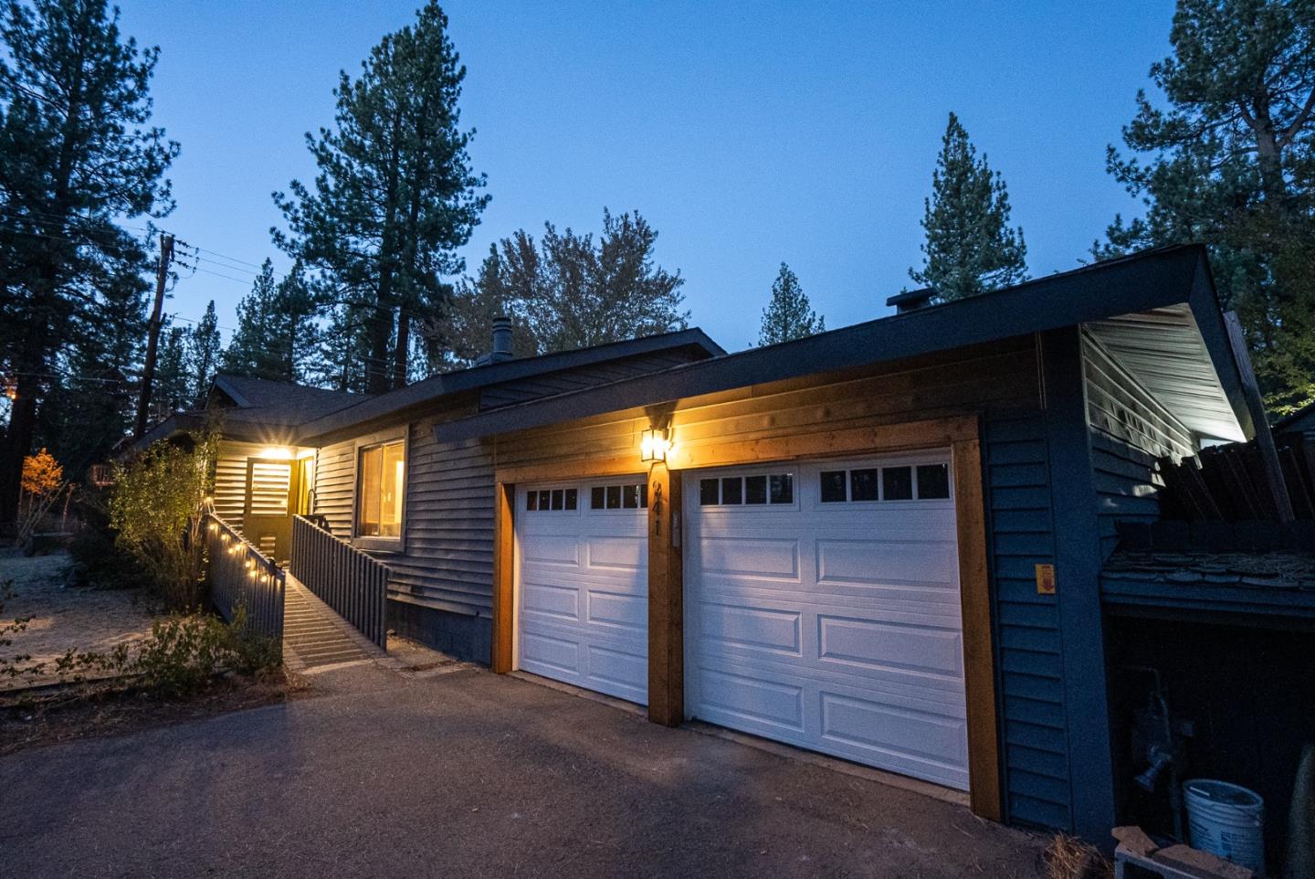 Detail Gallery Image 33 of 36 For 941 Sunset Dr, South Lake Tahoe,  CA 96150 - 3 Beds | 2 Baths