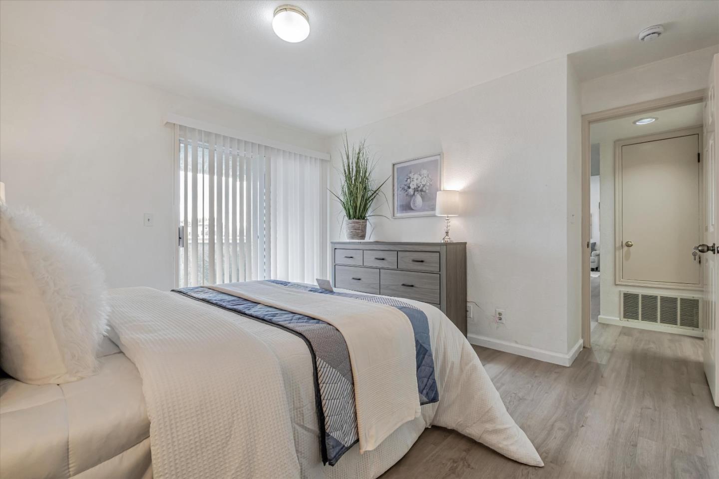 Detail Gallery Image 21 of 33 For 102 Crossing Ct, Hayward,  CA 94544 - 2 Beds | 1 Baths