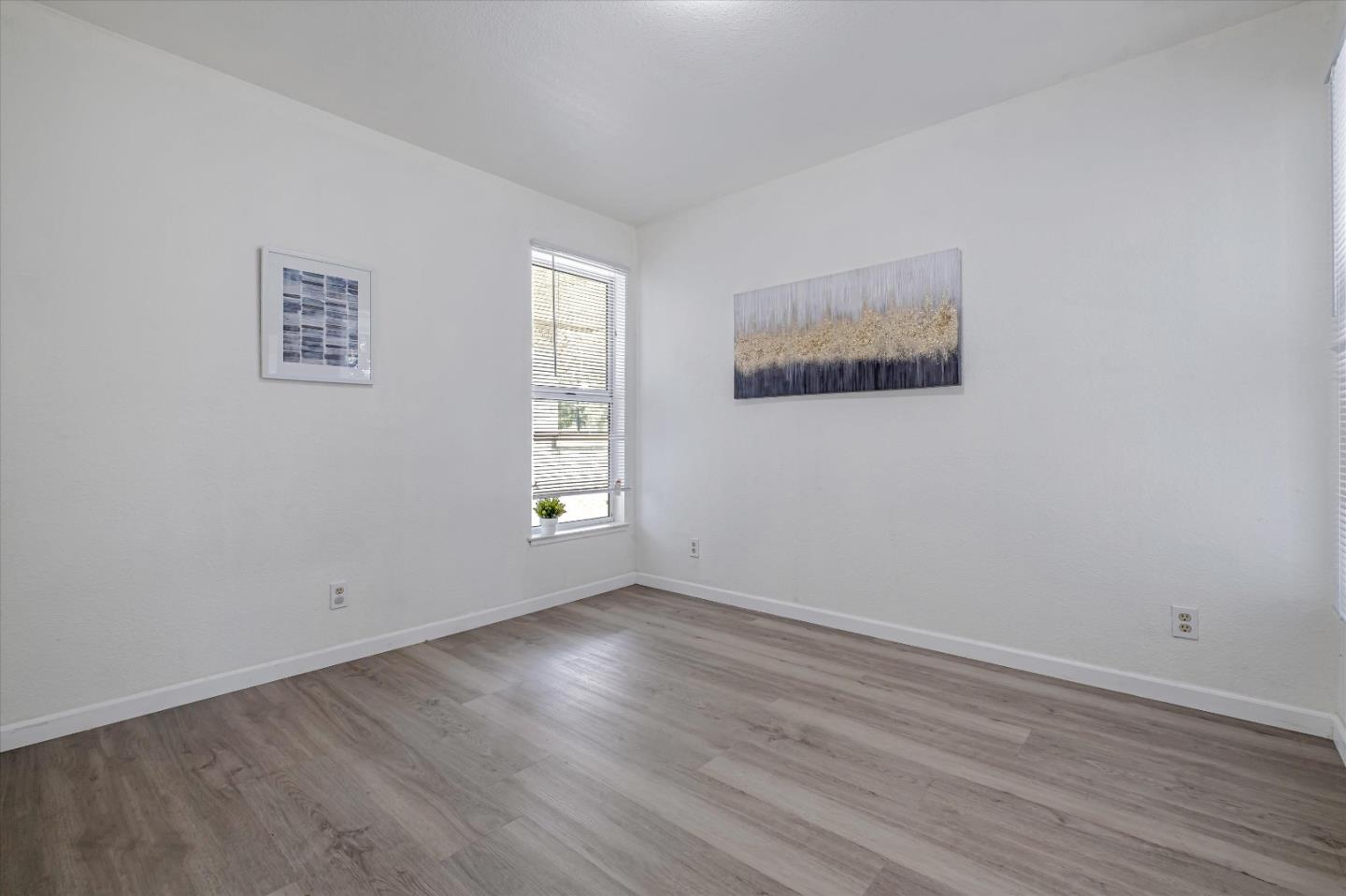 Detail Gallery Image 22 of 33 For 102 Crossing Ct, Hayward,  CA 94544 - 2 Beds | 1 Baths