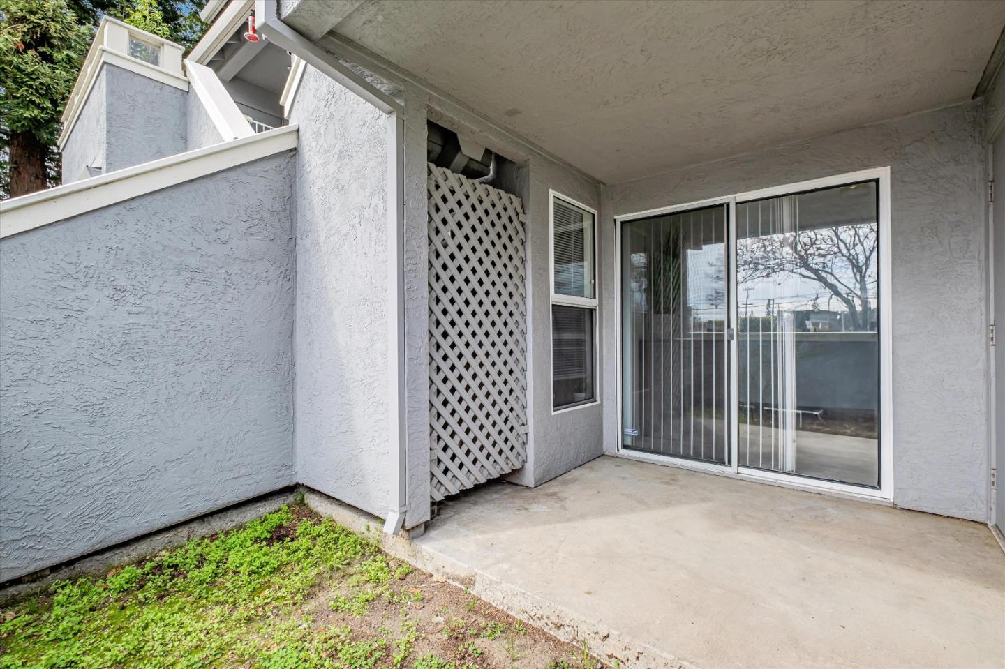 Detail Gallery Image 29 of 33 For 102 Crossing Ct, Hayward,  CA 94544 - 2 Beds | 1 Baths