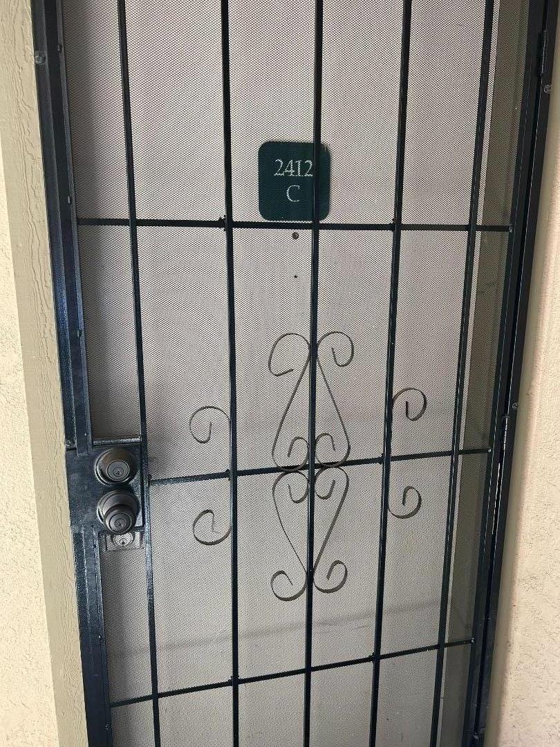 Detail Gallery Image 2 of 9 For 2412 N Main St #C,  Salinas,  CA 93906 - 2 Beds | 1/1 Baths