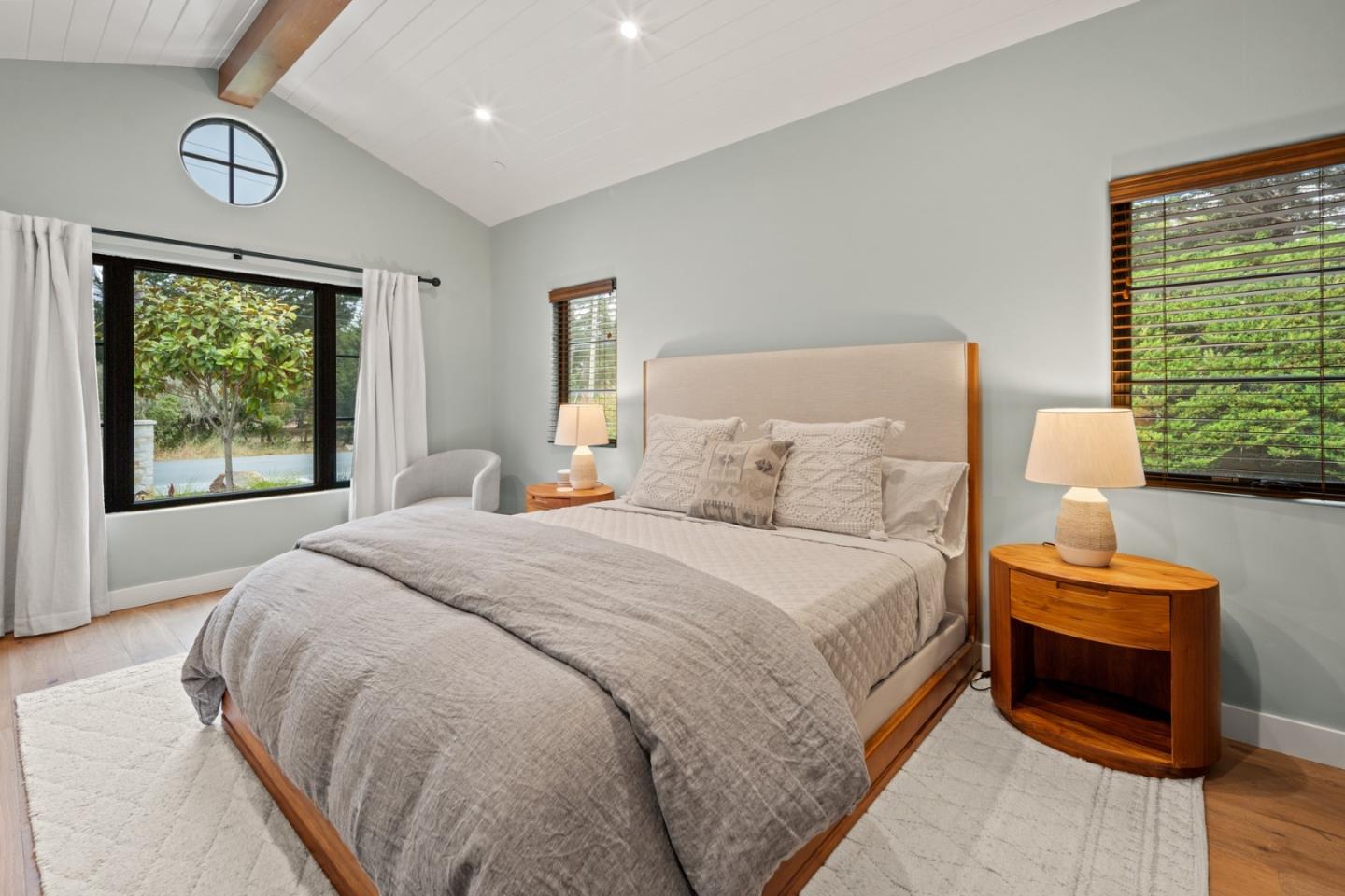 Detail Gallery Image 11 of 34 For 543 Asilomar Blvd, Pacific Grove,  CA 93950 - 5 Beds | 5/1 Baths