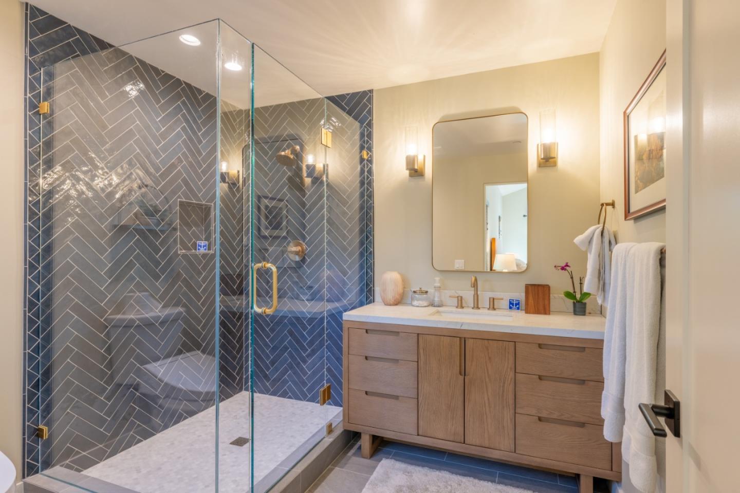 Detail Gallery Image 12 of 34 For 543 Asilomar Blvd, Pacific Grove,  CA 93950 - 5 Beds | 5/1 Baths