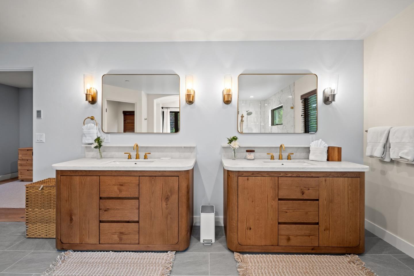 Detail Gallery Image 16 of 34 For 543 Asilomar Blvd, Pacific Grove,  CA 93950 - 5 Beds | 5/1 Baths