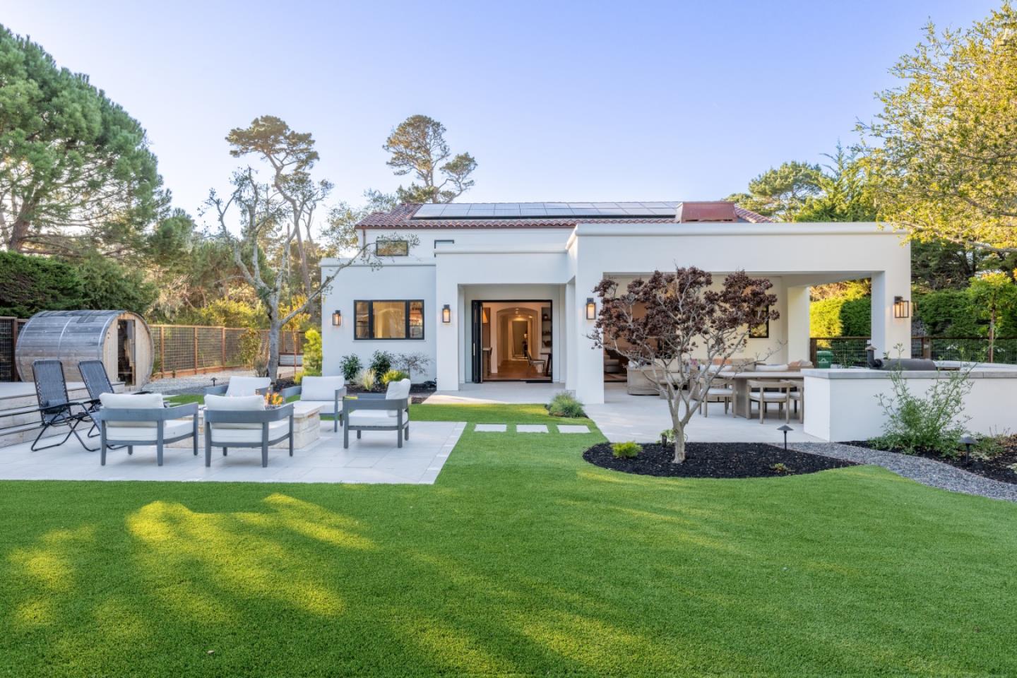 Detail Gallery Image 22 of 34 For 543 Asilomar Blvd, Pacific Grove,  CA 93950 - 5 Beds | 5/1 Baths
