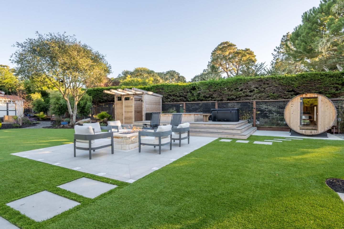 Detail Gallery Image 23 of 34 For 543 Asilomar Blvd, Pacific Grove,  CA 93950 - 5 Beds | 5/1 Baths