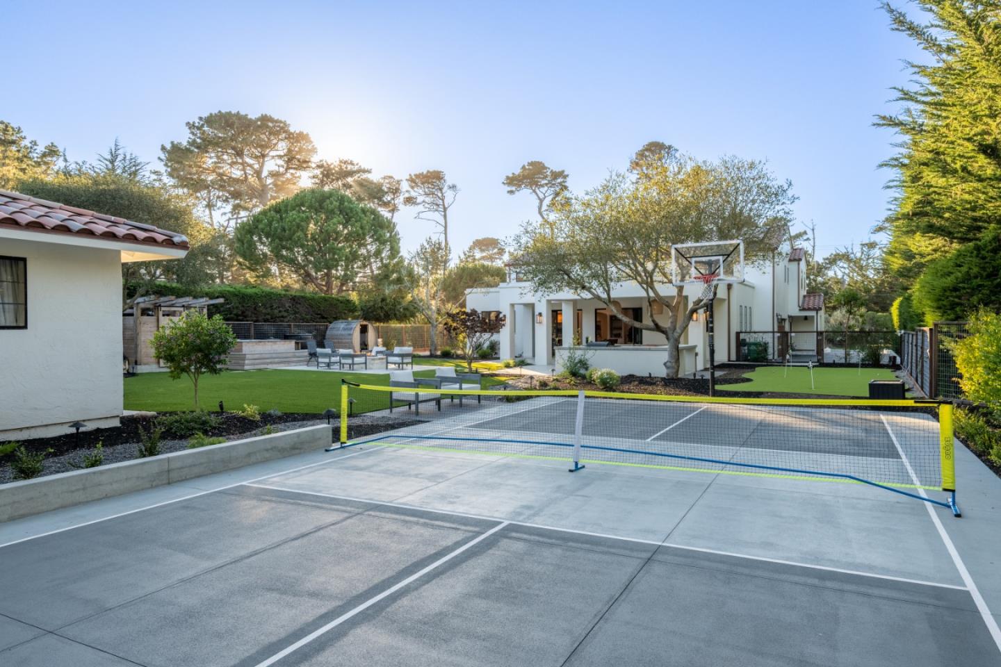 Detail Gallery Image 26 of 34 For 543 Asilomar Blvd, Pacific Grove,  CA 93950 - 5 Beds | 5/1 Baths