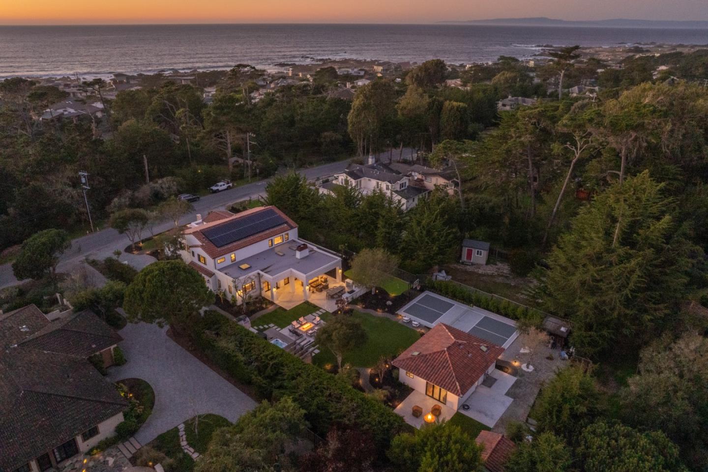 Detail Gallery Image 34 of 34 For 543 Asilomar Blvd, Pacific Grove,  CA 93950 - 5 Beds | 5/1 Baths