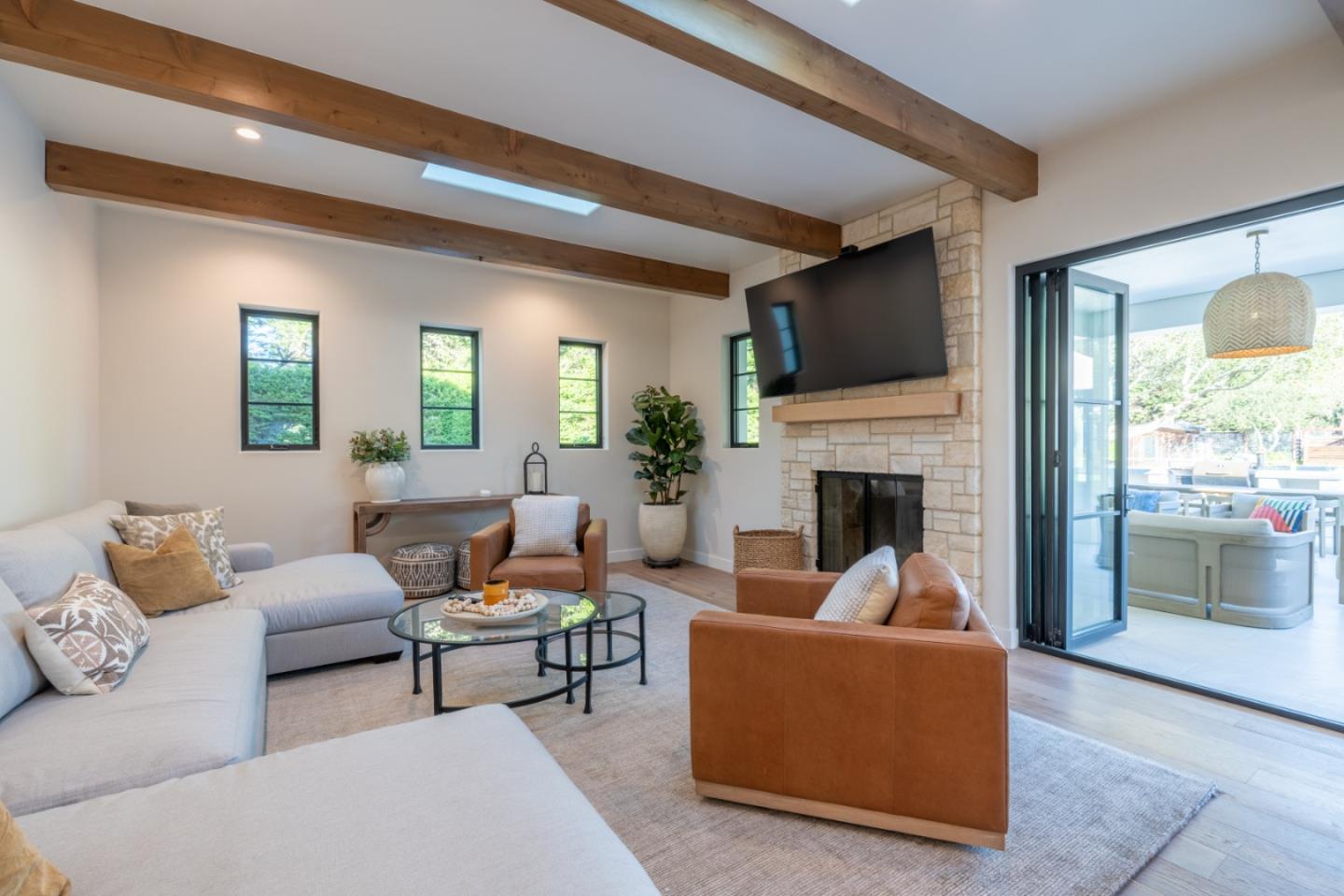 Detail Gallery Image 6 of 34 For 543 Asilomar Blvd, Pacific Grove,  CA 93950 - 5 Beds | 5/1 Baths