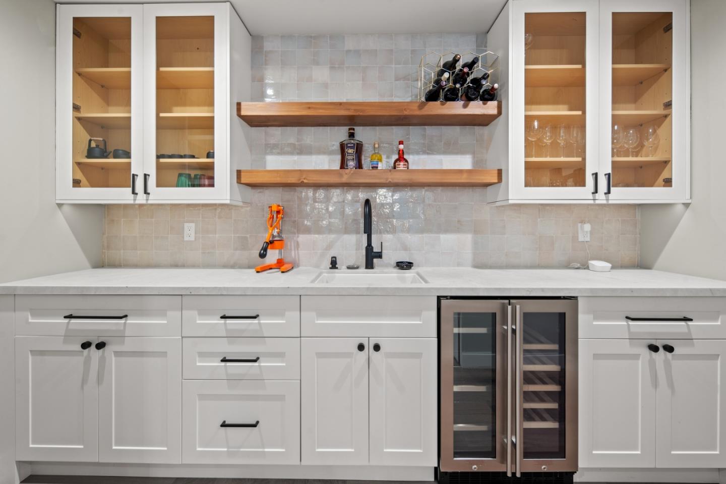 Detail Gallery Image 8 of 34 For 543 Asilomar Blvd, Pacific Grove,  CA 93950 - 5 Beds | 5/1 Baths