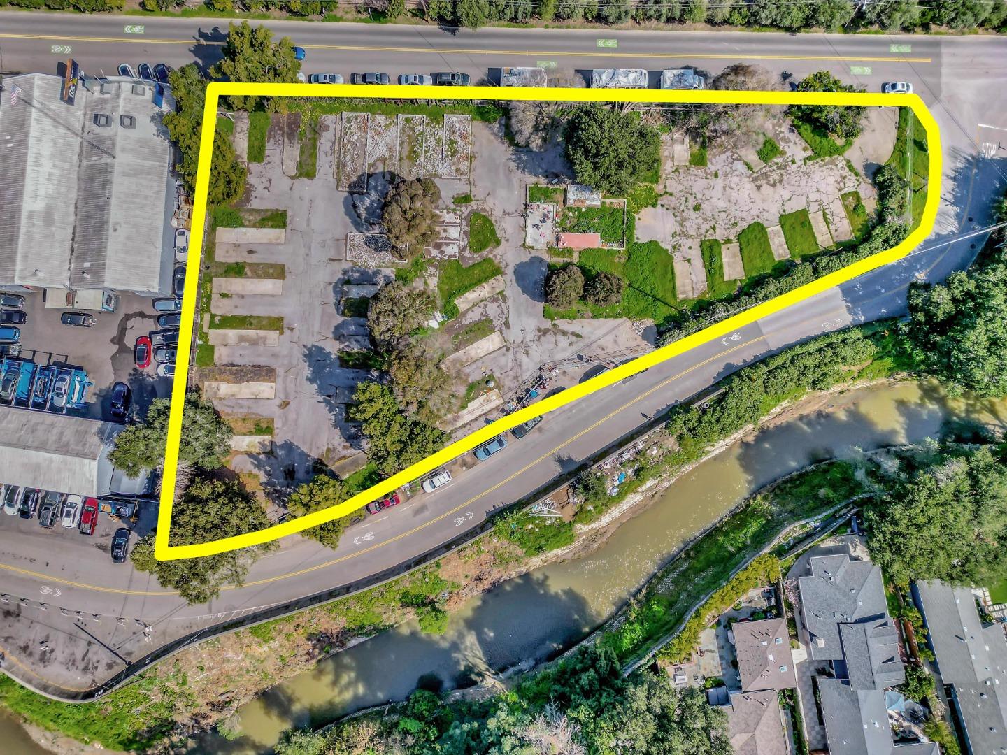 Detail Gallery Image 2 of 18 For 1893 Woodland Ave, East Palo Alto,  CA 94303 - – Beds | – Baths