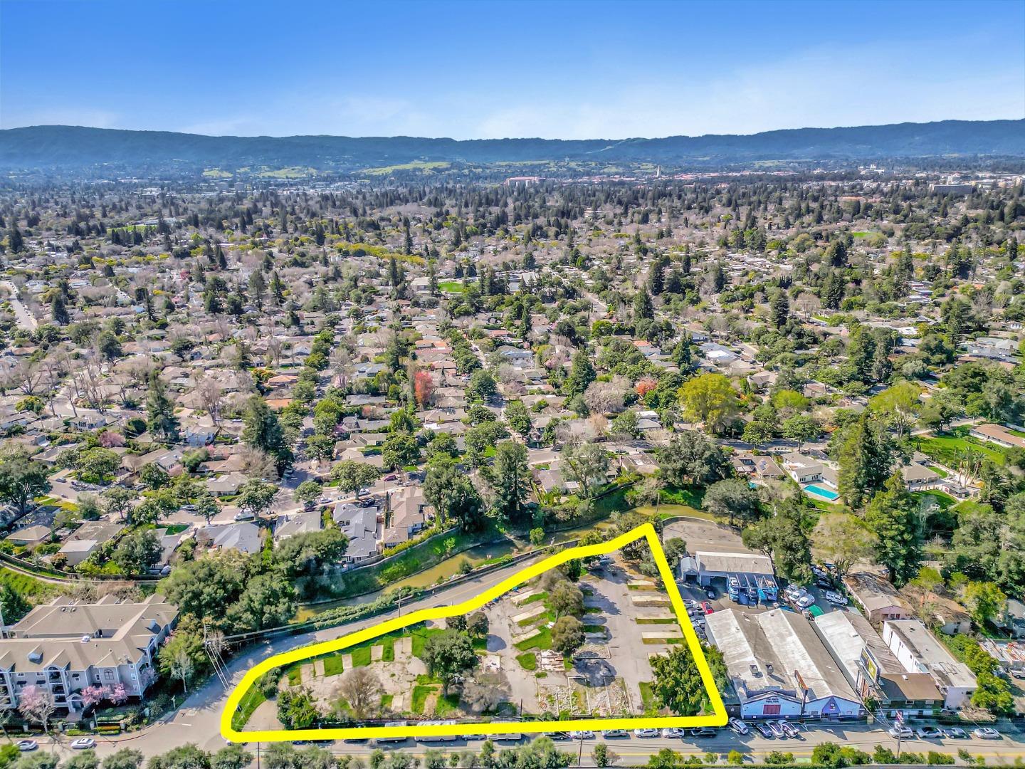 Detail Gallery Image 4 of 18 For 1893 Woodland Ave, East Palo Alto,  CA 94303 - – Beds | – Baths