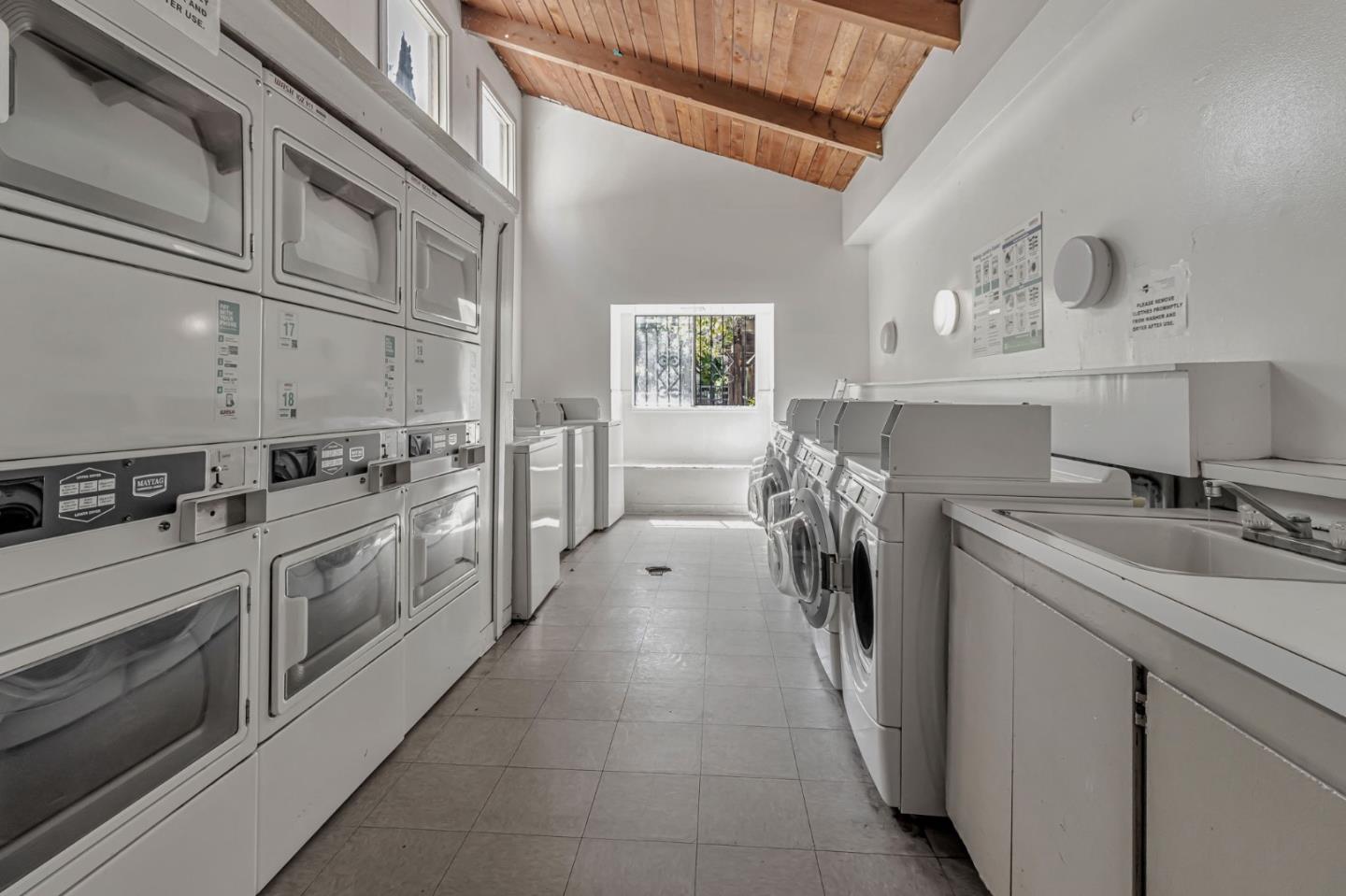 Detail Gallery Image 21 of 25 For 3033 Kaiser Dr #H,  Santa Clara,  CA 95051 - 1 Beds | 1 Baths
