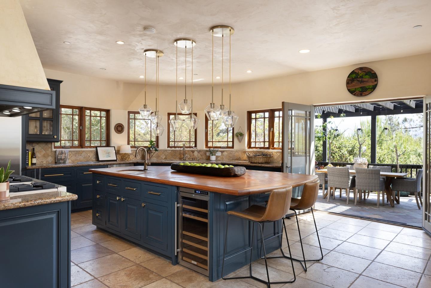 Detail Gallery Image 15 of 39 For 175 Chaparral Rd, Carmel Valley,  CA 93924 - 5 Beds | 2/1 Baths