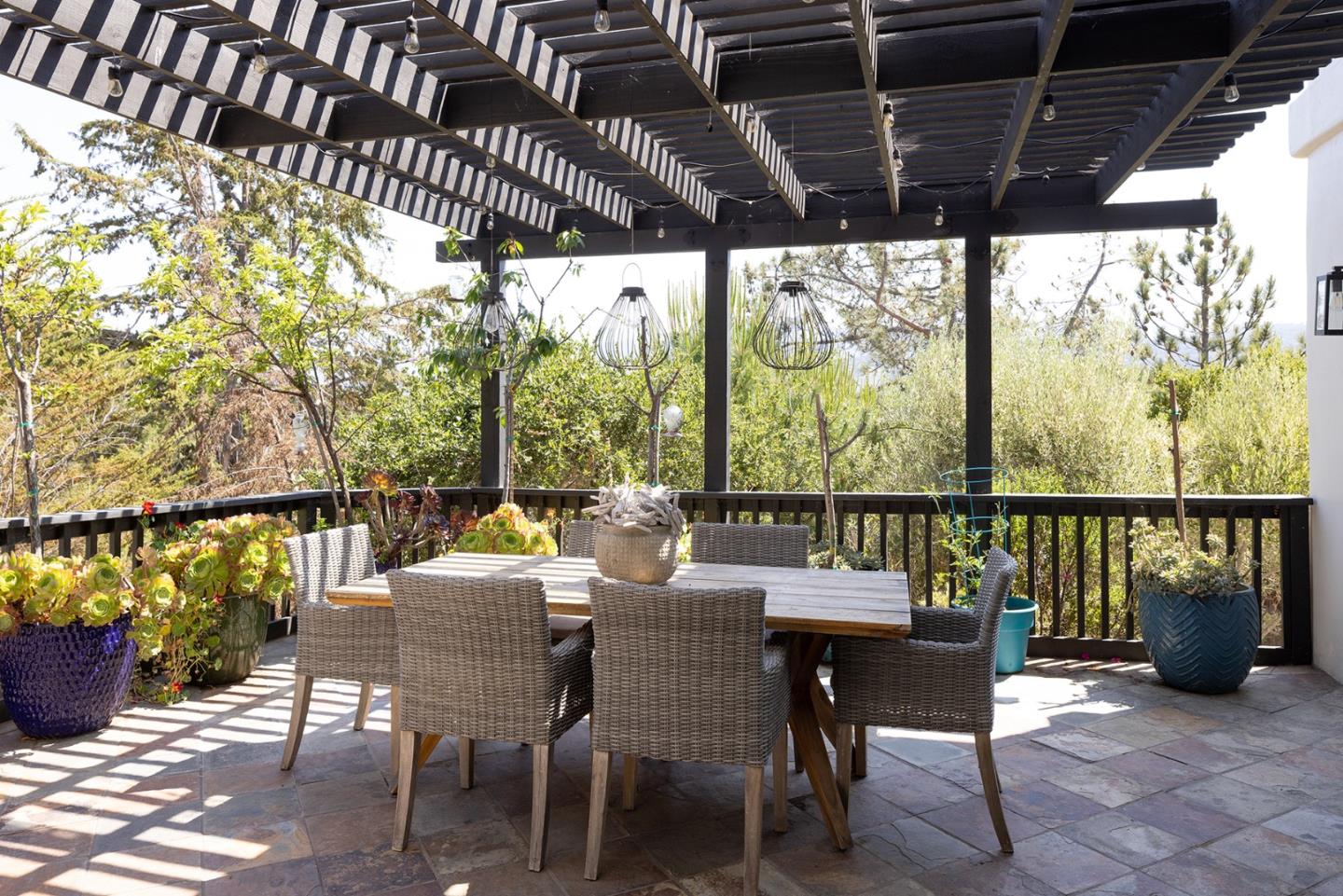 Detail Gallery Image 16 of 39 For 175 Chaparral Rd, Carmel Valley,  CA 93924 - 5 Beds | 2/1 Baths