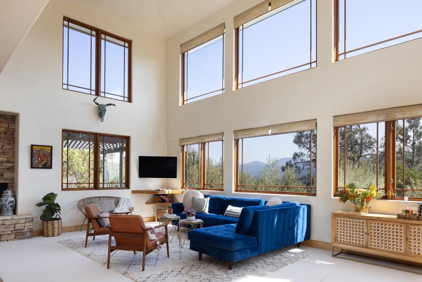 Detail Gallery Image 4 of 39 For 175 Chaparral Rd, Carmel Valley,  CA 93924 - 5 Beds | 2/1 Baths