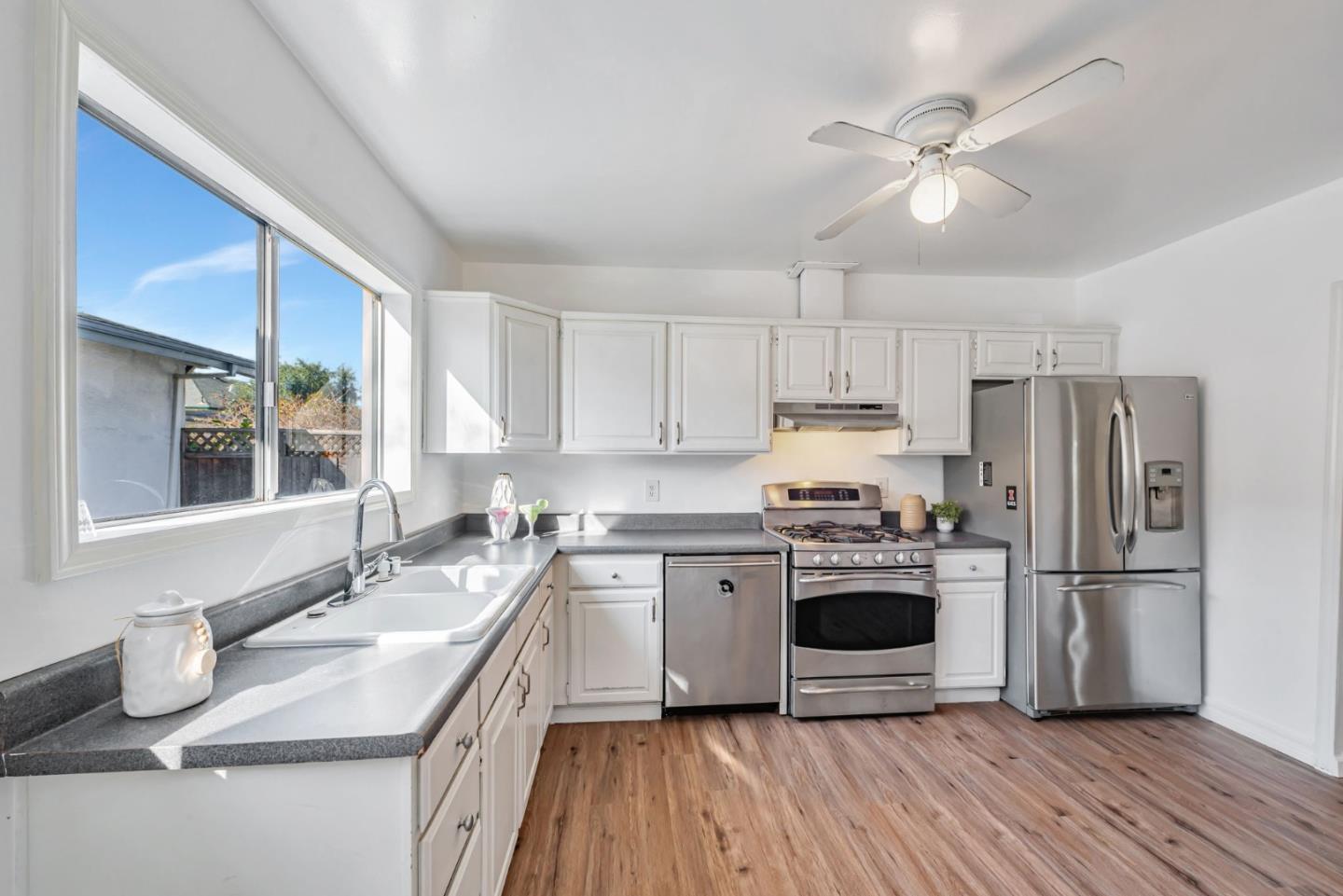 Detail Gallery Image 9 of 31 For 53 Cleaves Ave, San Jose,  CA 95126 - 3 Beds | 2 Baths