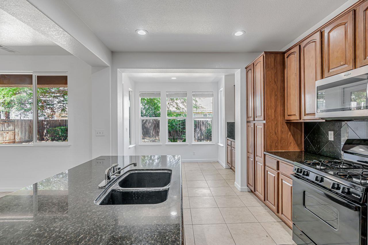 Detail Gallery Image 19 of 69 For 1619 Tumbleweed Way, Los Banos,  CA 93635 - 4 Beds | 3 Baths