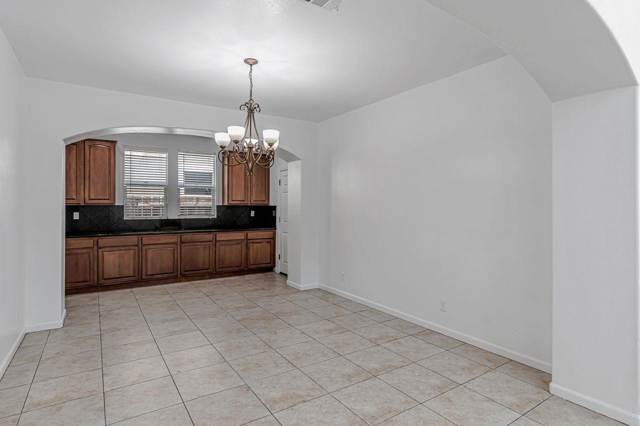 Detail Gallery Image 22 of 69 For 1619 Tumbleweed Way, Los Banos,  CA 93635 - 4 Beds | 3 Baths