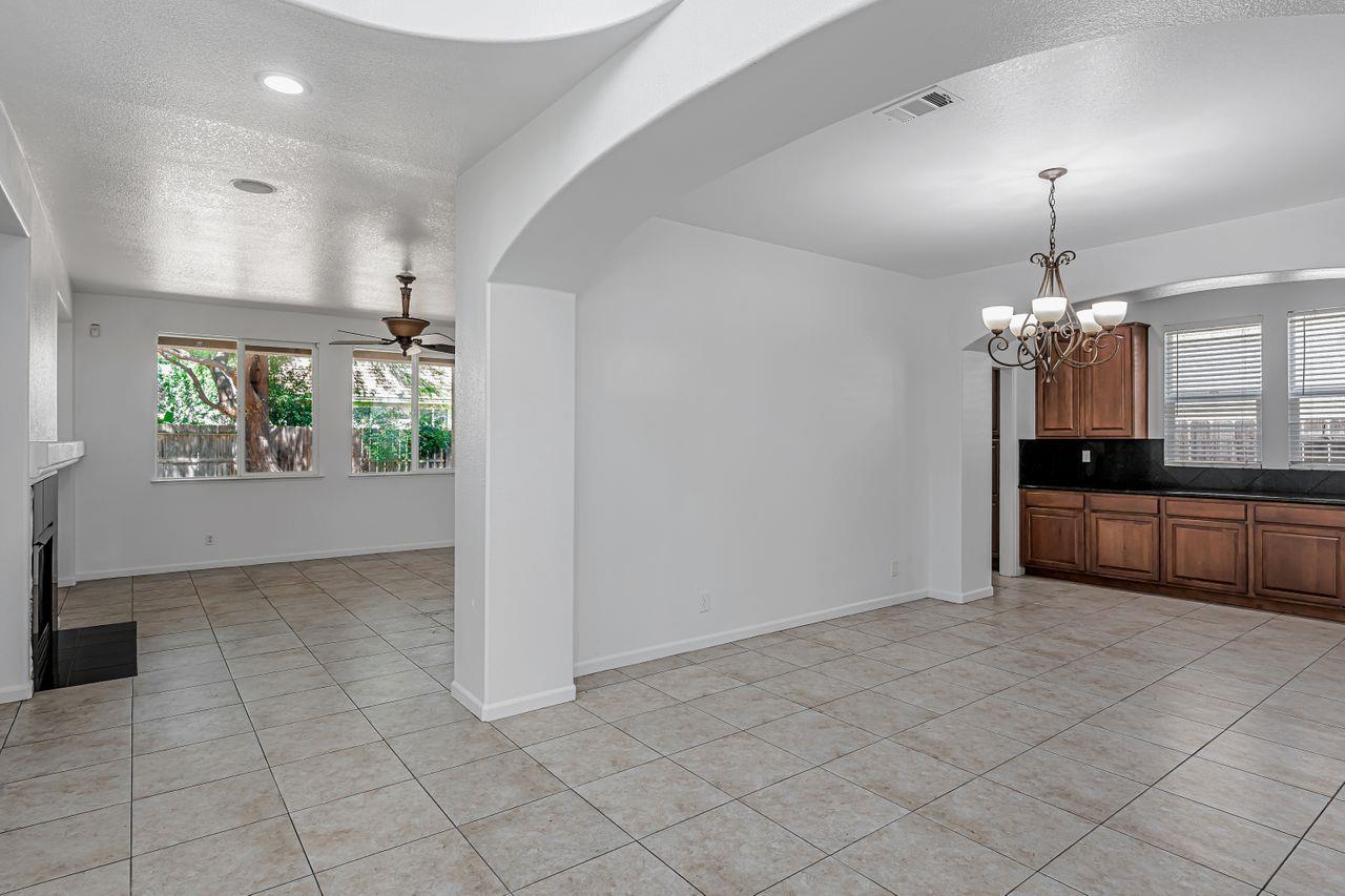 Detail Gallery Image 24 of 69 For 1619 Tumbleweed Way, Los Banos,  CA 93635 - 4 Beds | 3 Baths