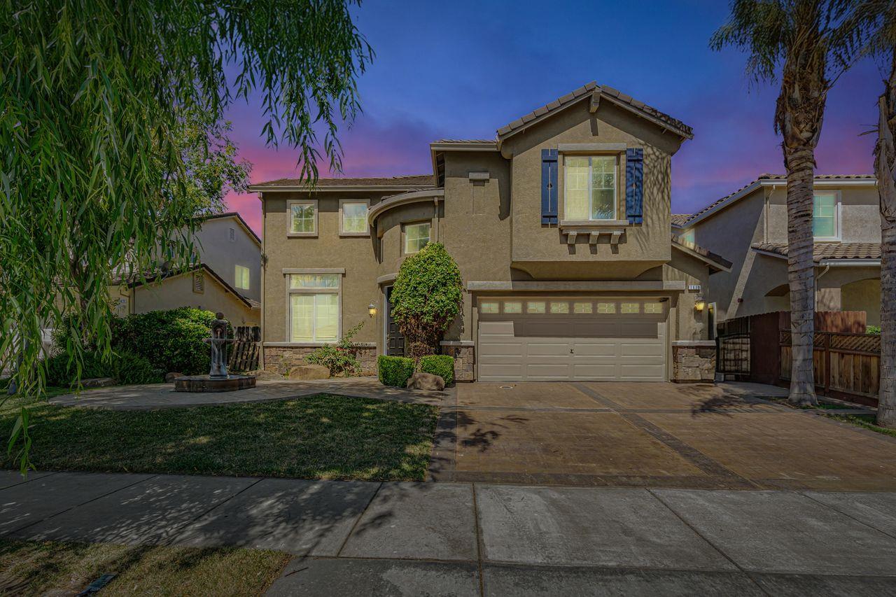 Detail Gallery Image 3 of 69 For 1619 Tumbleweed Way, Los Banos,  CA 93635 - 4 Beds | 3 Baths