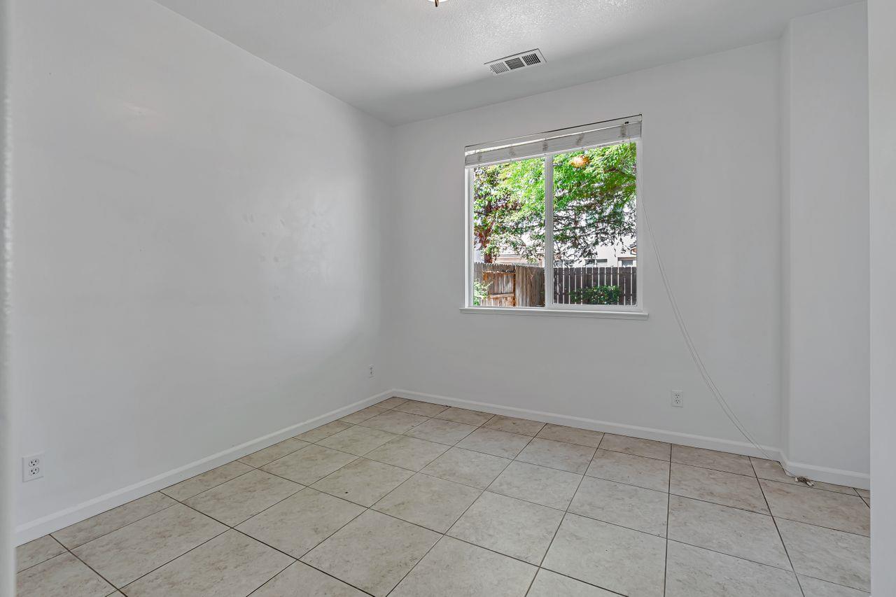 Detail Gallery Image 42 of 69 For 1619 Tumbleweed Way, Los Banos,  CA 93635 - 4 Beds | 3 Baths