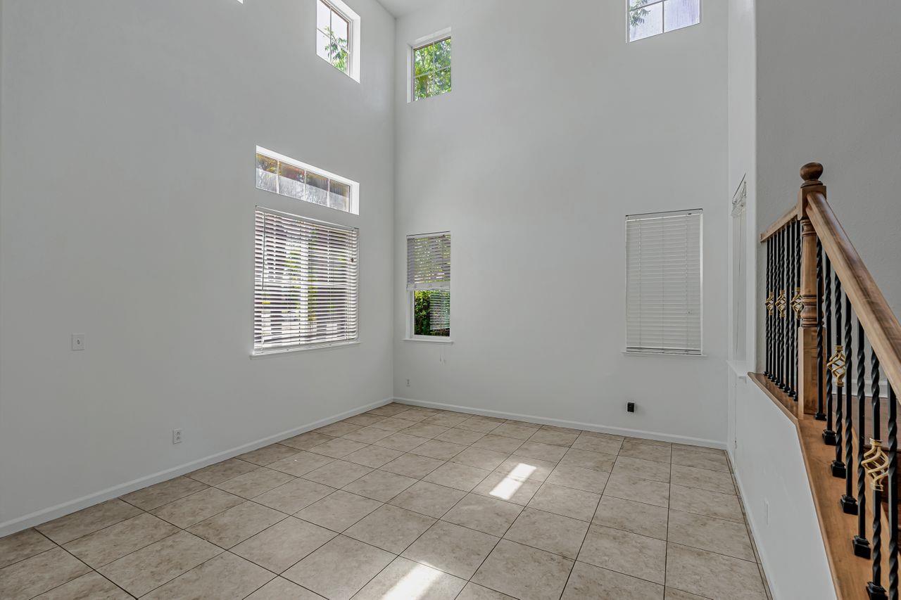 Detail Gallery Image 5 of 69 For 1619 Tumbleweed Way, Los Banos,  CA 93635 - 4 Beds | 3 Baths