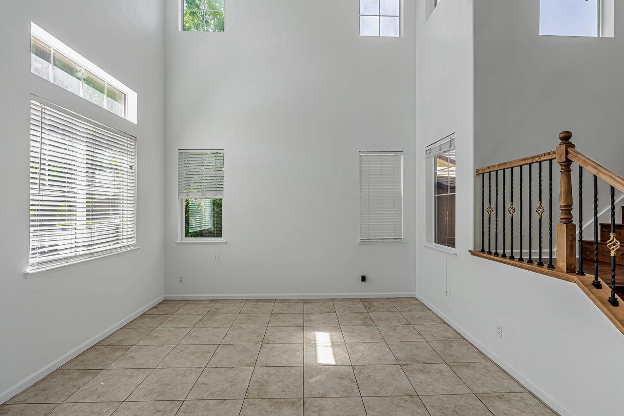 Detail Gallery Image 6 of 69 For 1619 Tumbleweed Way, Los Banos,  CA 93635 - 4 Beds | 3 Baths